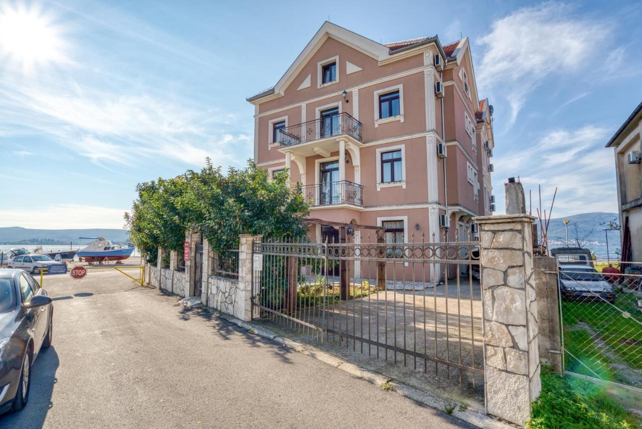Tivat Star Hotel Exterior photo
